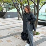 Aya Asahina Instagram - . . 本日は少し外出しました🍀 やっぱりおしゃれをしてお出かけできるのは、 気持ちがいい！💓 . 私服 . sunglasses / @prada outer / @edition_jp shirt / @curensology pants / @curensology bag / @prada sneaker / @hoka_japan . .