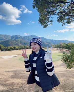Aya Asahina Instagram - .
.
2022.12.31
本年も沢山お世話になりました！＾＾
.
.
最近のお写真💓
やっと父親と一緒にゴルフコースに
行ってきました！＾＾
.
とってもいい日でした🫶
.
皆様来年もよろしくお願い致します♥️
.
.
.