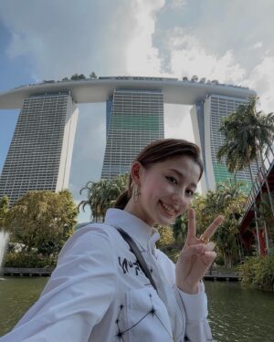 Aya Asahina Instagram - .
.
.
今年は海外でのお仕事が多かったように思います。
ありがとうございました！🥰
本当に幸せな日々でした！＾＾
.
新しく始めた事も沢山ありましたが、
お休みも頂きながら穏やかに、
そして充実した一年を過ごす事ができました🍀
.
来年はもっとパワーアップして頑張っていきます♥️
引き続き応援のほどよろしくお願い致します。
.
皆様良いお年をお迎えください⭐️
.
.
