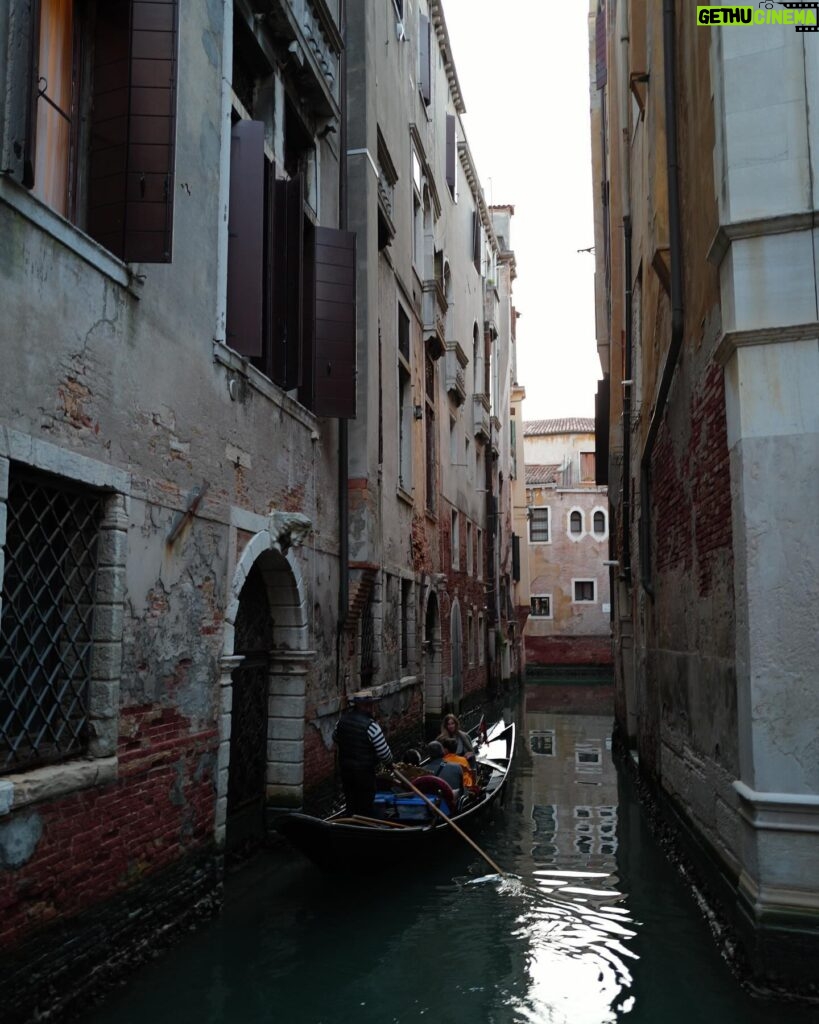 Aya Omasa Instagram - 初めてのベネチアは どこを切り取っても美しく カメラを始めて良かったなと 改めて思いました📷🌅🧡 #Venezia#leica