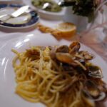 Aya Omasa Instagram - ローマからベネチアの1週間の撮影で私は何度パスタを食べたのでしょう🍝🫠 今回の撮影のために二ヶ月くらい身体を絞っていたのですが、、着いてからの爆発で帰ってまた気合いを入れ直さなければ🫠 でも、、幸せでした🧡🇮🇹🍝 ご飯が美味しいのが1番！ #パスタ三昧