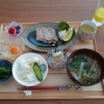 Aya Omasa Instagram - #絢ご飯 おはようございます☀ 今日からまた寒くなるみたいですね。みなさん気温差に気をつけて昨日よりも暖かい格好して下さいね☺️ 寒い日は特に欠かせないお味噌汁を飲んで🍲✨みなさんのお味噌汁の好きな具材はなんですか？🤔