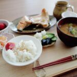 Aya Omasa Instagram - #絢ご飯 おはようございます☀ 今日からまた寒くなるみたいですね。みなさん気温差に気をつけて昨日よりも暖かい格好して下さいね☺️ 寒い日は特に欠かせないお味噌汁を飲んで🍲✨みなさんのお味噌汁の好きな具材はなんですか？🤔