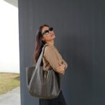 Aya Omasa Instagram - #今日の絢服 段々春が近づいてきたかな？🌸 tops #milaowen glasses #gentlemonster ✖️#maisonmargiela bag #YSL #サンローラン #pr