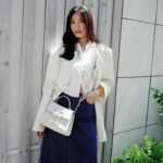 Aya Omasa Instagram - #今日の絢服 🤍☁️🥼✨ GWに入っている方も多いのかな〜？🤔 jacket #mm6 shirt #nave skirt #amerivintage bag #valentino