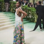 Ayo Edebiri Instagram - FIRST MET THANK YOU @loewe and @voguemagazine 🫶🏾