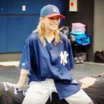 Ayumi Hamasaki Instagram - 昨日の夜、一年前のカメラロールを見ていた。 いつかの遠くのゴールを手探りでただひたすらに、がむしゃらに目指している私達が居た。あの頃は本当に毎日リハーサルやってもやっても終わらなかったなぁ。 チケット予約スタートしたらTAでSOLD OUTが相次いで一般席が用意出来なくなって、TAツアーじゃん！てなったのも懐かしいなぁ。今日も激戦を勝ち抜いた皆が集まってくれていると聞きました。昨夜緊急会議をして、見にくかったり聴こえづらかったり身動きとりづらかったりが多少あるかも知れないけれど、ギリギリまで機材をつめて1人でも多くTAが入れるようにしよう！となり、今日スタッフの皆様が頑張って下さり当日券を出せる事になりました。 沖縄ファイナル2daysを残し、いよいよ今夜18:30〜大阪で三幕セミファイナル。どんなステージを一緒に創れるかな✨✨✨(福井、石川は振替限定公演をお届けする予定です☺️) 宜しくお願いいたします！ #ayu47都道府県tour #大阪TA #遠征組TA #49公演目🙏