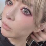 Ayumi Hamasaki Instagram - それでは沖縄ファイナル集中モード入ります🧠 いや、その前にひとつだけ迷ってる事があるから教えて欲しい。このままポニテ👱🏻‍♀️？or久しぶりにスーパーロング👩🏼？ ※週末の沖縄の気温がどのくらい上がるのかわからないのですが、猛暑だった場合スーパーロングは三曲目あたりでドレッドになります👩🏼‍🦱 #ayu47都道府県tour