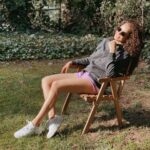 Azra Akın Instagram - Güneş kendini gösterince, D vitamini almaya çıkanlar burada mı?😋🌞