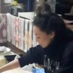 Azra Akın Instagram - Hamur hamur olalı böyle eziyet görmedi 😂 Emine Teyze çok teşekkürler ❤️