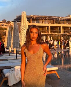 Azra Mian Instagram - 📍 Ibiza