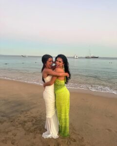 Azra Mian Instagram - 23 years being best friends ❤️🎂