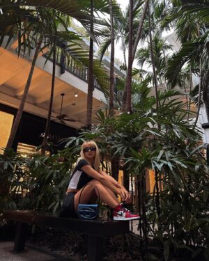 Azul Guaita Instagram - A shopoholic in its natural habitat
