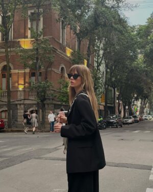 Azul Guaita Instagram - En la tercera foto de puede ver como casi me atropella una moto.. 
la ultima foto es sorpresa