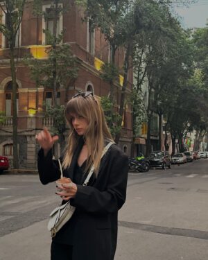 Azul Guaita Instagram - En la tercera foto de puede ver como casi me atropella una moto.. 
la ultima foto es sorpresa