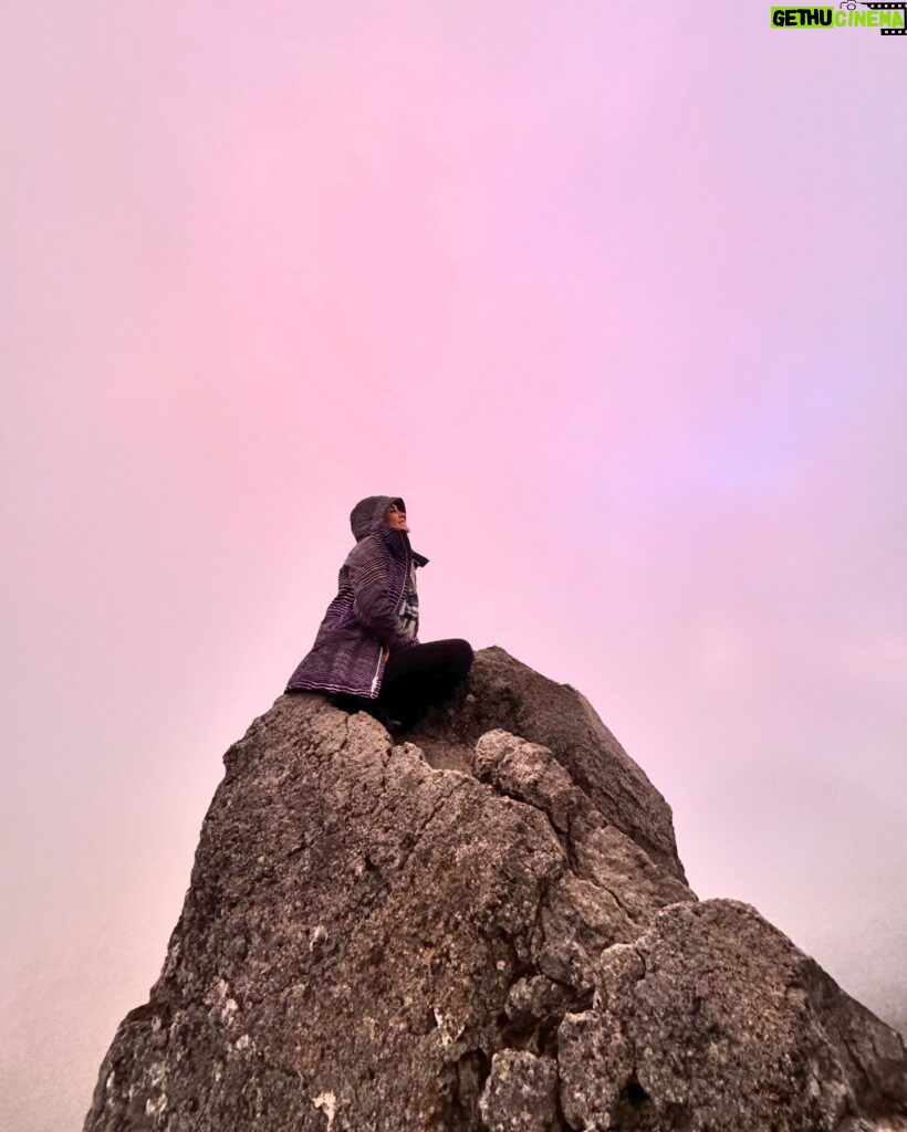 Bárbara Islas Instagram - En la cima del mundo 💪🏼🗻💕