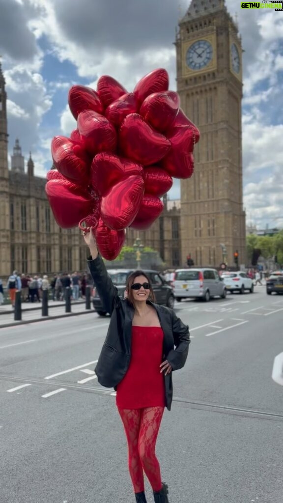 Bárbara Islas Instagram - This is #London baby! 💂‍♂️