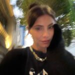 Bárbara López Instagram - La selfie más rápida y bien lograda que he hecho considerando lo tarde que iba a mi destino.