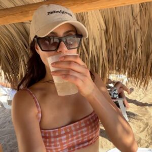 Bárbara López Instagram - ☀️ De nuestro viaje a Acapulco ☀️ 

PD: Prometo hablar sobre mi gorra en terapia <3