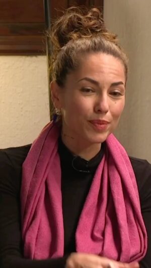 Bárbara Mori Instagram - El Rincon de los errores es un espacio que crearon @marimarvega y @efrenmartinezo para conectarnos a través de las historias de los otros y darnos cuenta que todos somos vulnerables en un mundo donde errar está mal visto. Hablar de nuestros errores nos enseña mucho, nos ayuda y nos permite transformarlos. Me parece muy valioso este espacio. Es para mi un honor y placer formar parte de @elrincondeloserrores y poder compartir mis errores con ustedes. Gracias Mar, sabes lo que te amo y admiro, gracias por crear este espacio desde ese corazón enorme que tienes para ayudar a otros a reflejarse en cada uno de nosotros. Te amo. Y gracias Efrén por compartir tu sabiduría con el mundo. Te admiro y te respeto muchísimo! ❤️ No se pierdan todos los episodios, son una joyita para el alma.