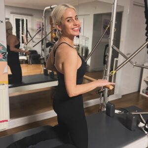 Büşra Pekin Instagram - Yeni senenin ilk antrenmanı!
En sevdiğim sözü size hatırlatmak istiyorum! Düzenli yaptığınız her şey fark yaratır! İyi ve sağlıklı yıllar herkese! 🤍