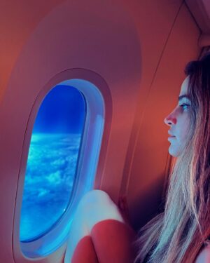 Büşra Pekin Instagram - Duyanlar duymayanlara iletirse.. Vatana geldim 🙏🫶 
/ I am back to Istanbul! 🥹