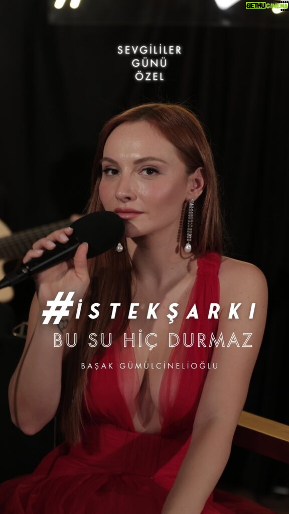 Başak Gümülcinelioğlu Instagram - Bu hafta #İstekŞarkı : Bu Su Hiç Durmaz - Bülent Ortaçgil Söz - Müzik : Mahmut Çınar Tamamını dinlemek için @basakgumulcinelioglu Youtube hesabına , ve geri kalan tüm gönderileri takip etmek için de hesabımızı takip etmeyi unutmayın! Her hafta yayınladığımız şarkıların en sevilen kısmını ayrı olarak şarkı sözleriyle paylaşıyoruz 😊 Önümüzdeki haftanın #istekşarkı larını bu postun altına alalım 🥂 #istekşarkı #başakgümülcinelioğlu #açkapıyıgiriçeri