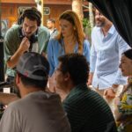 Başak Parlak Instagram - “Mutluyuz” hatırası ❤️ Çok keyifle çalıştığımız muhteşem bir setti, an itibariyle vizyondayız. Sinemaya bekliyoruz. 🎉 @mutluyuzfilm