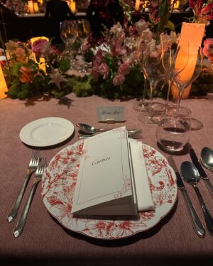 Bae Doona Instagram - @cartier night in Seoul

#LeVoyageRecommencé #cartierhighjewelry 
#까르띠에 #alainducasse