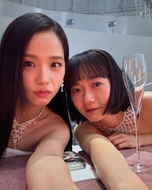 Bae Doona Instagram - @cartier night in Seoul

#LeVoyageRecommencé #cartierhighjewelry 
#까르띠에 #alainducasse