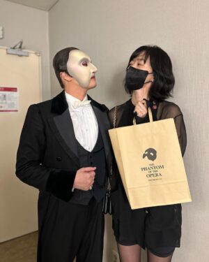 Bae Doona Instagram - 승우조
볼때마다 놀라운 승우조..!

#조승우 #오페라의유령 🫶🏻👍🏼
