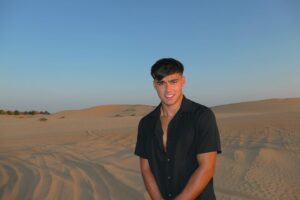 Bailey May Instagram - Day at the desert 🏜 @visitabudhabi @nowunited