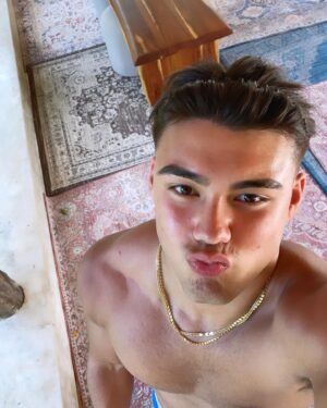 Bailey May Instagram - You know the ViBeZzzz