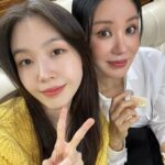 Bang Min-ah Instagram - 사랑해 갓정화 정화언니 콘서트 1열 찜!☺️🌹 같이 춤추면서 볼꺼야 너무 기대돼🕺🏻💃🏻🕺🏻💃🏻