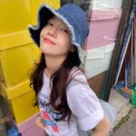 Bang Min-ah Instagram - ⠀ 더우면 다 포기하게 돼 겨울에 다시 가야지🤖