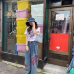 Bang Min-ah Instagram - ⠀ 더우면 다 포기하게 돼 겨울에 다시 가야지🤖