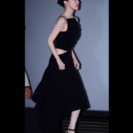 Bang Min-ah Instagram - ⠀ 화사한그녀에 이쁜사진을 남겨주신 기자분들 감사합니다💋🌹 예쁘게 해주신 우리 헤메스💇🏻‍♀️💄👗 감사합니다