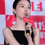 Bang Min-ah Instagram - ⠀ 화사한그녀에 이쁜사진을 남겨주신 기자분들 감사합니다💋🌹 예쁘게 해주신 우리 헤메스💇🏻‍♀️💄👗 감사합니다