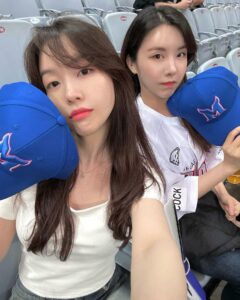 Bang Min-ah Instagram - 몬스터즈 화이팅!!! 😈🧢⚾️