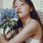 Bang Min-ah Instagram - 오랜친구와 함께 작업할수있어 감사하다🪐