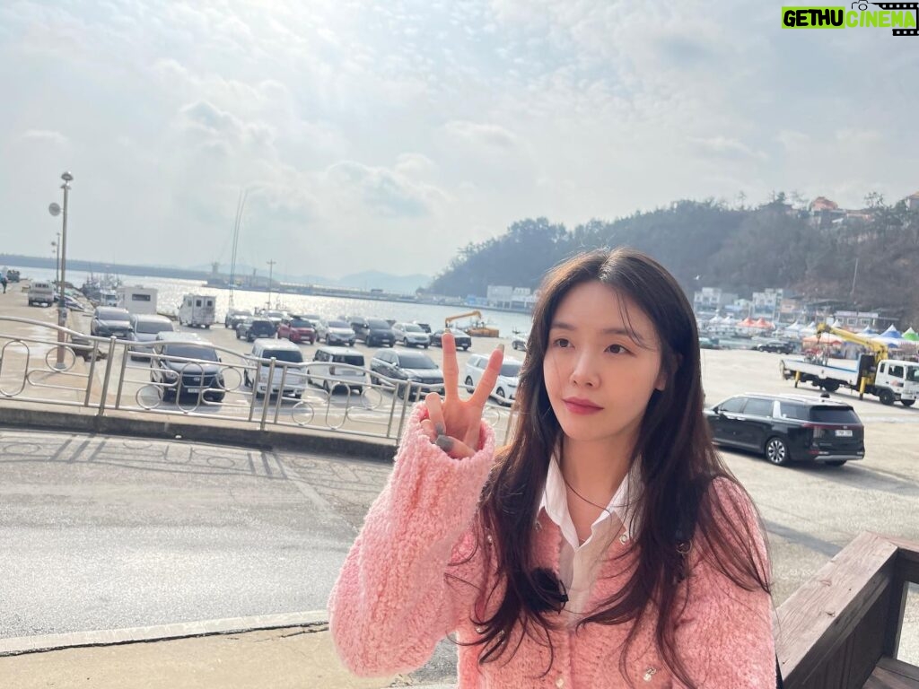 Bang Min-ah Instagram - 내일밤 8시 tv조선에서 허영만선생님과 거제여행 떠난 백반기행 넉넉한 인심덕분에 푸근했습니다!!!!