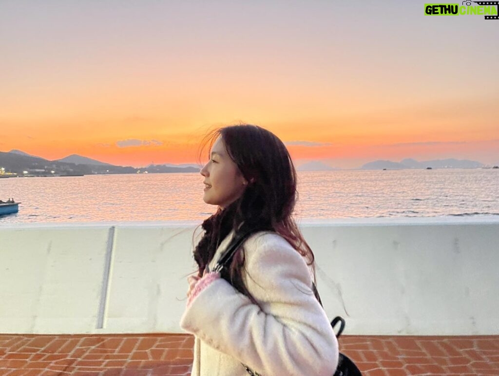Bang Min-ah Instagram - 내일밤 8시 tv조선에서 허영만선생님과 거제여행 떠난 백반기행 넉넉한 인심덕분에 푸근했습니다!!!!