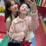Bang Min-ah Instagram - 윤서가 선물도주고 🎁 윤서가 머리도 묶어주고 🧸 윤서랑 노래도 해따 🎊 행복해따 그치 키키키