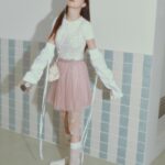 Bang Min-ah Instagram - 오랜친구와 함께 작업할수있어 감사하다🪐