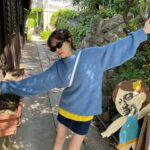 Bang Min-ah Instagram - ⠀ 미녀가 아리마 온천 앞을 지나가면 온천수가 뿜어져 나온다던데? 🌊🌊🌊🌊🌊🌊🌊🌊? ⠀ 거리마다 있는 얼굴은 누구지...?