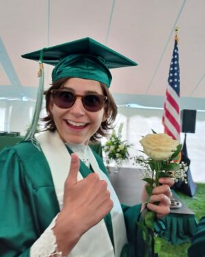 Barbara Corcoran Instagram - So proud of my daughter Kate on her high school graduation! I love you! 💚👩🏻‍🎓
