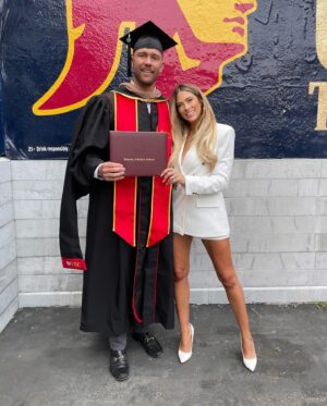 Barbie Blank Instagram - Yesterday my hubby @joebcoba graduated from @uscedu with a Masters degree in business!!! Words can’t express how proud we are of you, you have worked so hard to get here today, these last 2 years I’ve seen you grind all day everyday from working full time, having 2 newborn babies and going to business school at one of the most prestigious schools there is! You’ve surpassed the label of ‘hard worker’ with all of your achievements. You are a true inspiration to me and our babies! Thank you for being the best remodel they could have. We love you daddy ♥️ FIGHT ON ✌🏼