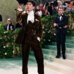 Barry Keoghan Instagram - T’was OnLy a Madder of TIme 🎩 🕰️