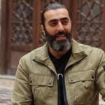 Bassem Yakhour Instagram - يمكنكم مشاهدة اللقاء كاملاً على قناة شركة غولدن لاين على اليوتيوب @goldenlinetvseries #العربجي #مسلسل_العربجي #باسم_ياخور #رمضان #سوريا #سلوم_حداد