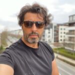 Bassem Yakhour Instagram – يوم سعيد لكم جميعاً. كل الحب 🤍🌷